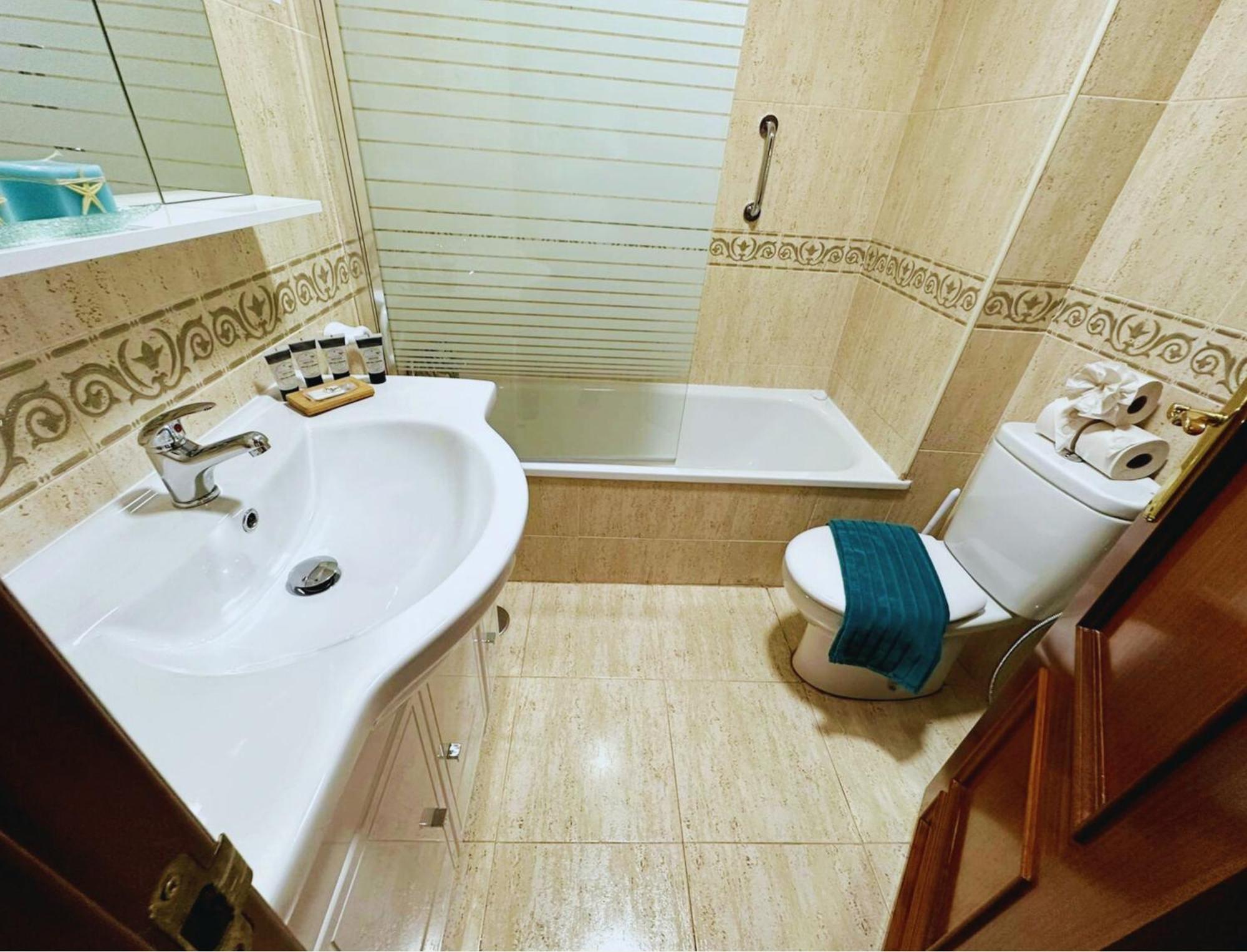 Benalmarina Sea View Apartments Benalmadena Ngoại thất bức ảnh